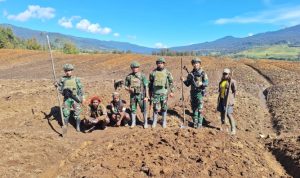 Habema Soldiers Distribute Free Plant Seeds Happily Welcomed by Wako Farmers