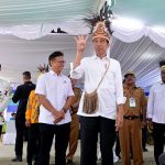 Presiden Jokowi dan Ibu Iriana Tinjau Pemberian Vaksin Polio di Jayapura