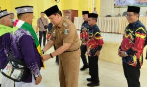 Wakil Bupati Azwar Hadi Lepas Jamaah Calon Haji Kloter 54 Kabupaten Lampung Timur