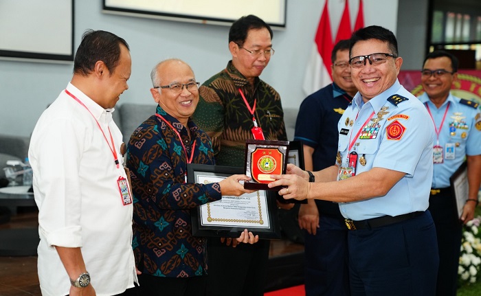 Kapusjianstralitbang TNI Buka Comprehensive Symposium Sahli Pusjianstralitbang TNI