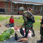 Rosita TNI Marinir Bantu Ekonomi Warga Kiribun