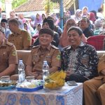 Sekda Kuningan Hadiri Acara “Babarit Lembur” Tradisi di Dusun Dayeuhkolot, Desa Cageur