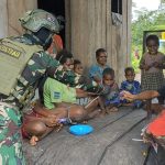 Helping People's Basic Necessities, TNI Task Forces Visited Houses Of The Puyagiya Residents