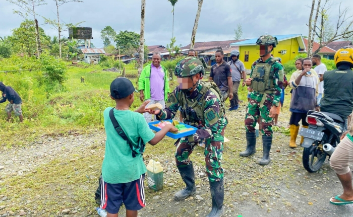 Sharing The Spirit of Brotherhood, TNI Marines Welcomed With Happiness By Kuaserama Residents