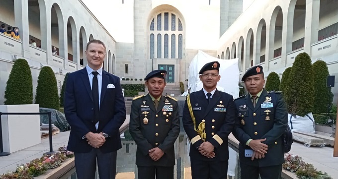 Asops Panglima TNI Kunjungi War Memorial Australia