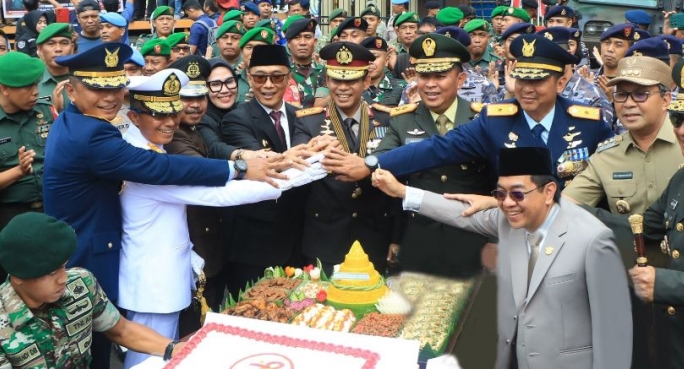 Hadiri HUT Bhayangkara ke-78, Danlanud Sultan Hasanuddin Harap Sinergitas TNI-Polri Selalu Terjaga