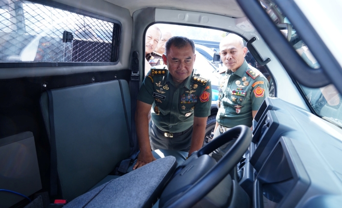 TNI Terima Hibah Mobil Kawal dan Mobil Tahanan Militer dari Kejaksaan RI