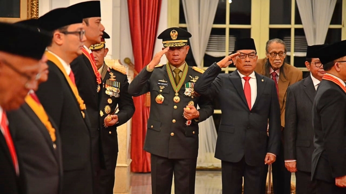 Panglima TNI Hadiri Upacara Penganugerahan Tanda Kehormatan RI di Istana Negara