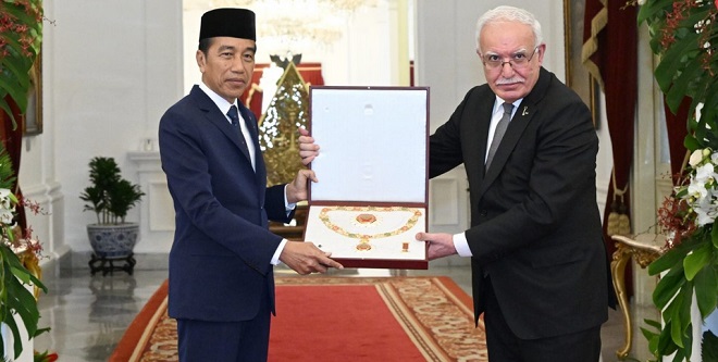 Presiden Jokowi Dianugerahi “Grand Collar Order of the State of Palestine” oleh Presiden Mahmoud Abbas