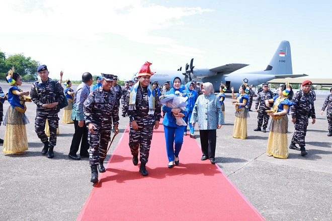 Danlanud Sultan Hasanuddin Sambut Kedatangan Kasal Dalam Kunjungan Kerja Di Makassar