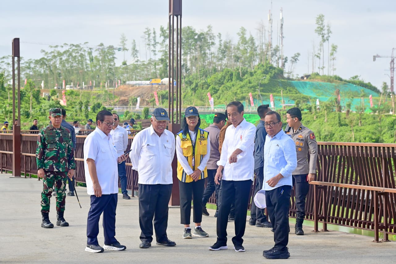 Panglima TNI Dampingi Presiden RI Resmikan Plaza Seremoni di IKN