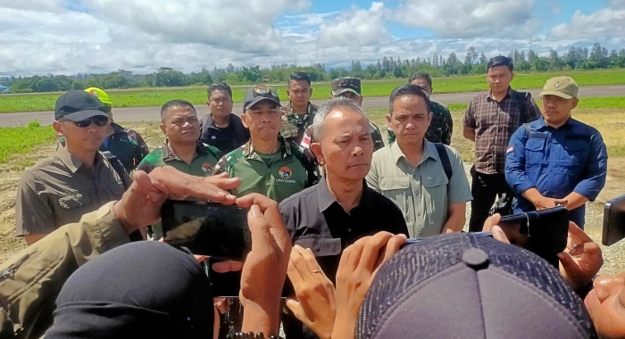 Satgas TNI Berhasil Evakuasi Jenazah Pilot Glen Malcolm Conning dan Para Tenaga Kesehatan Dari Distrik Alama Pasca Insiden Penembakan Pilot