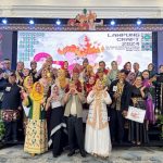 Pemerintah Kabupaten Lampung Timur Mengadakan Fashion Show Busana Kreasi Tapis Khas Lampung Timur di Lampung Craft 2024