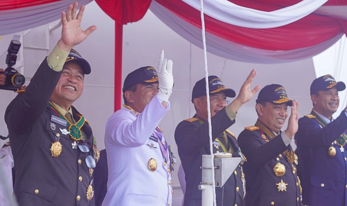 Kasad Hadiri Peringatan HUT Ke-79 TNI AL di Atas KRI dr. Radjiman Widyodiningrat